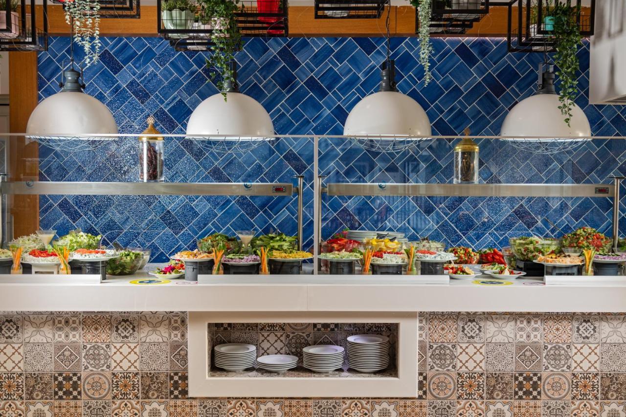 โรงแรมทีที ไฮดรอส คลับ เกเมร์ ภายนอก รูปภาพ A salad bar