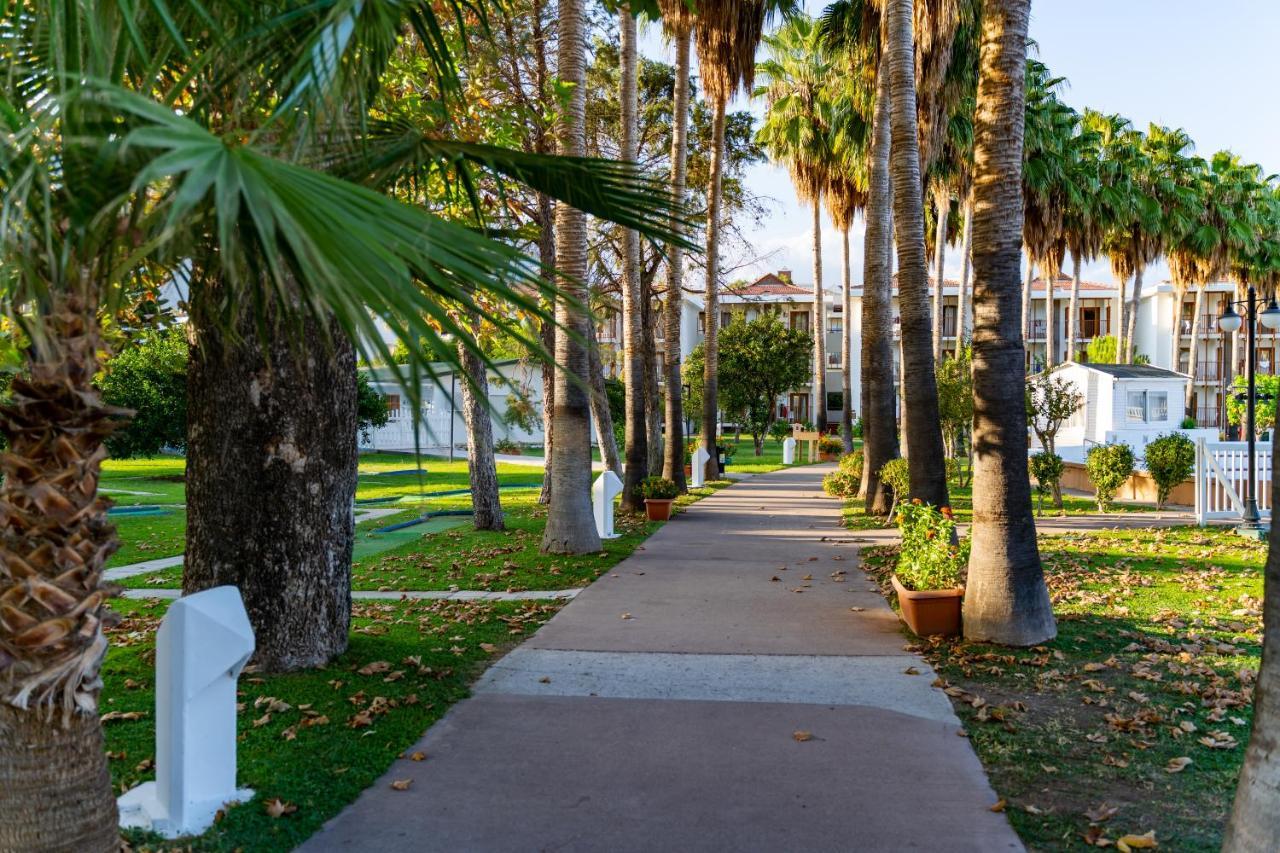 โรงแรมทีที ไฮดรอส คลับ เกเมร์ ภายนอก รูปภาพ The campus of the University of Patras