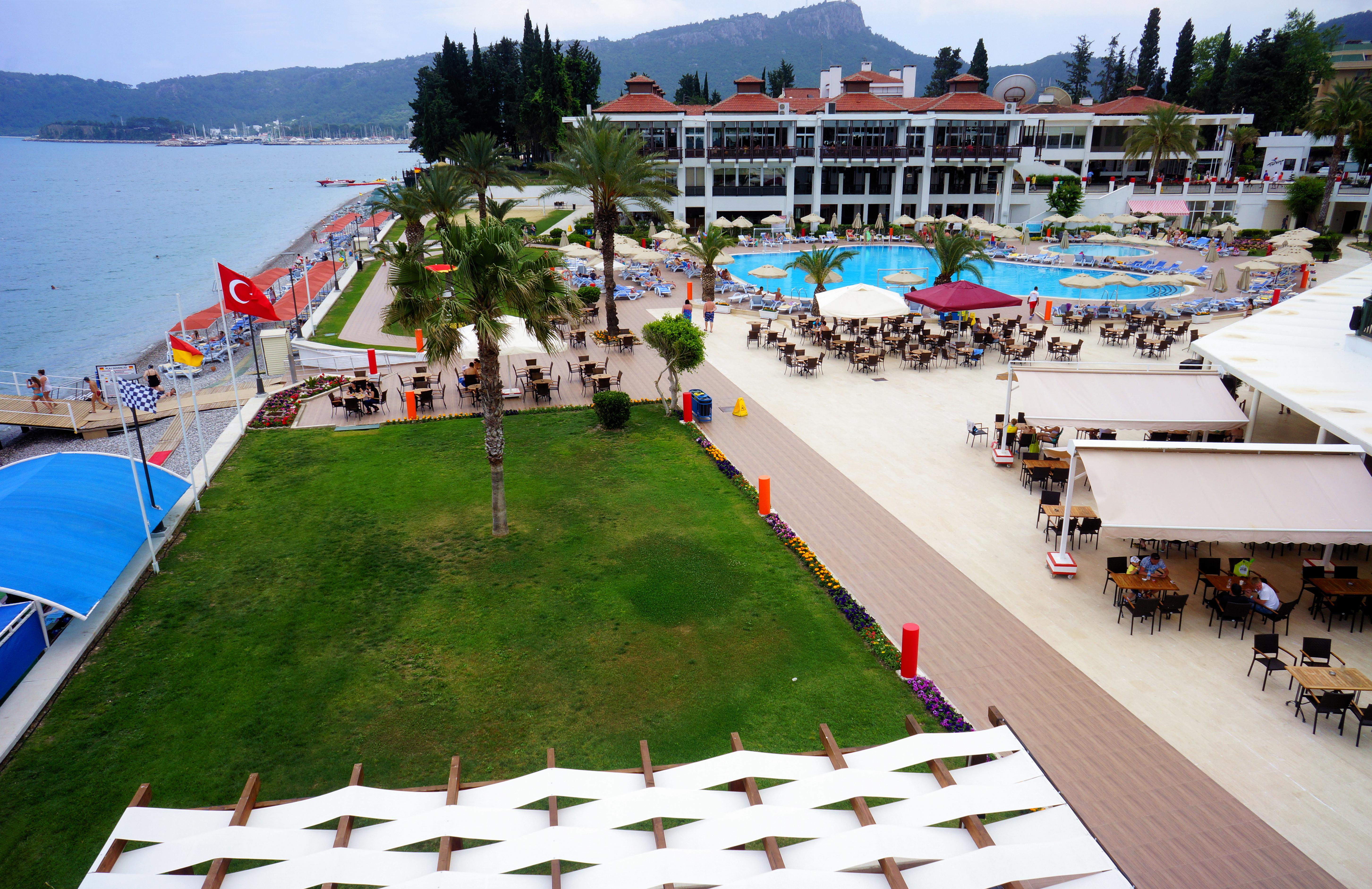 โรงแรมทีที ไฮดรอส คลับ เกเมร์ ภายนอก รูปภาพ A view of the hotel