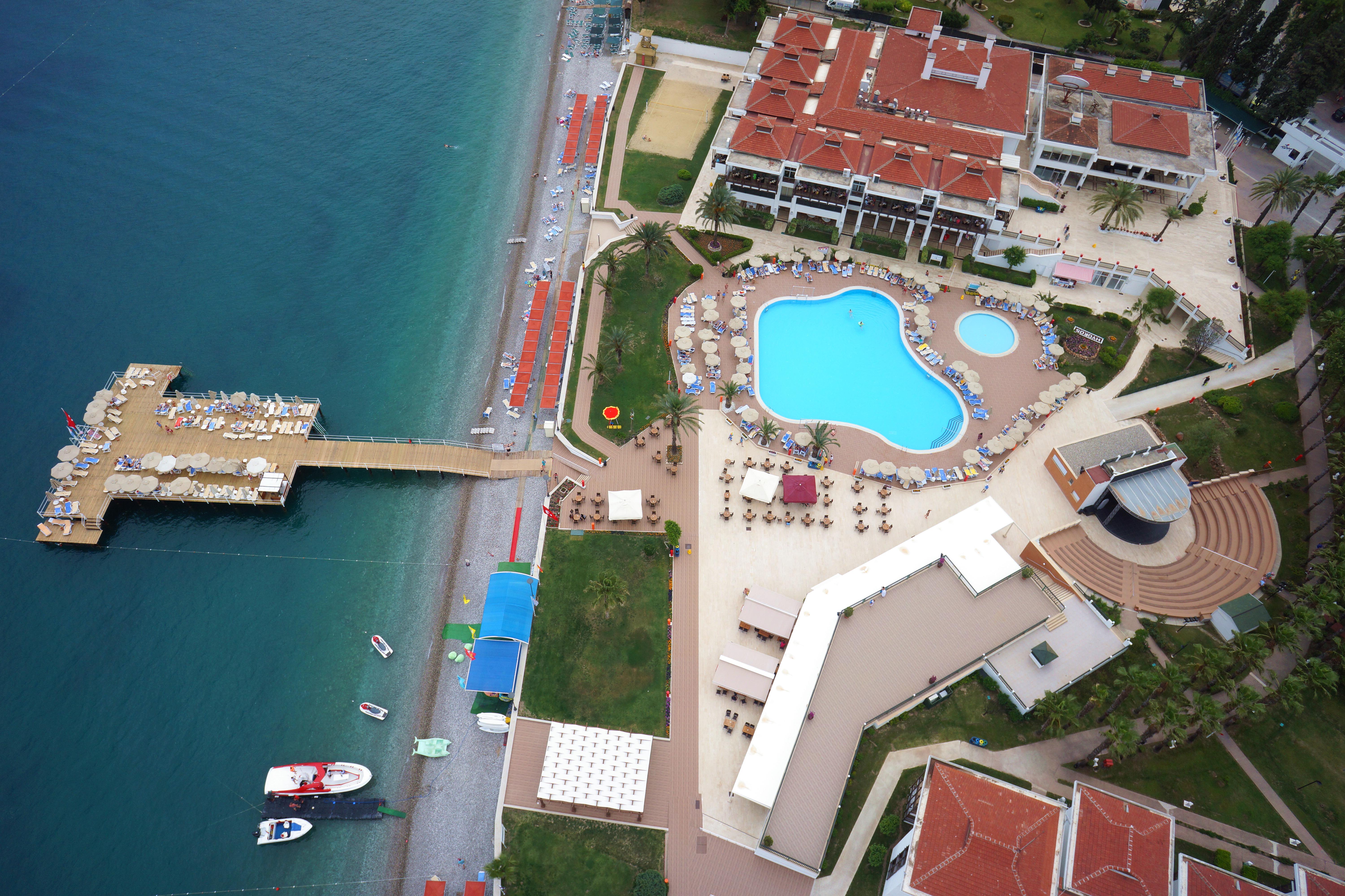 โรงแรมทีที ไฮดรอส คลับ เกเมร์ ภายนอก รูปภาพ Aerial view of the complex