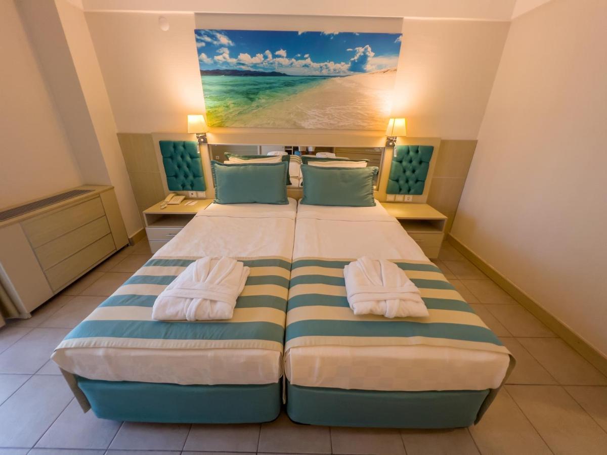 โรงแรมทีที ไฮดรอส คลับ เกเมร์ ภายนอก รูปภาพ A bedroom at the hotel